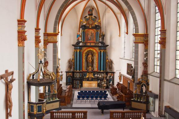 Blick von der Empore Richtung Altar in der Paterskirche im Kulturforum Franziskanerkloster, © Martina Hirop, Kempen Blick von der Empore Richtung Altar in der Paterskirche im Kulturforum Franziskanerkloster, © Martina Hirop, Kempen