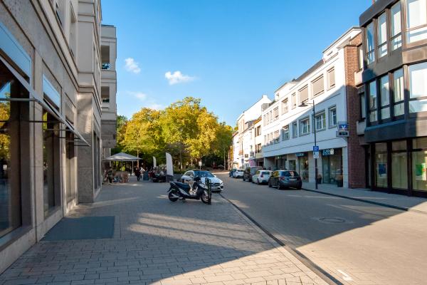 Burgstraße zwischen Klosterhof und Häusern