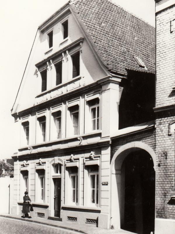 Historisches Foto von Haus Basels auf der Neustraße 