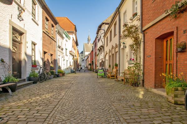 Wohnhäuser und Fachwerkhäuser auf der Tiefstraße