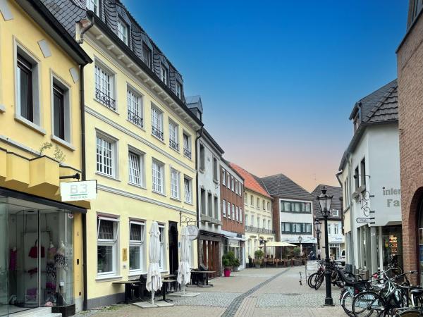 Judenstraße mit Ansicht von Haus Hall