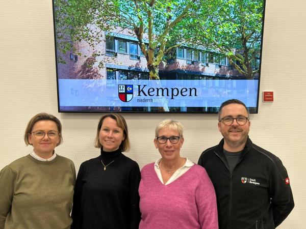 Senioren- und Wohnberatung Teamfoto Vier Mitarbeitende der Wohn- und Seniorenberatung