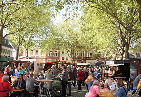 Feierabendmarkt in Kempen auf dem Buttermarkt
