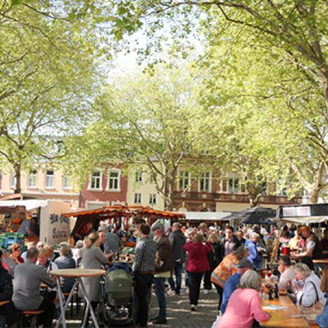 Feierabendmarkt in Kempen auf dem Buttermarkt